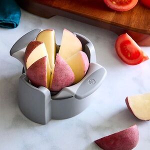 The Pampered Chef Veggie Wedger